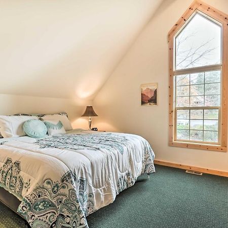 Chalet At Running Y Resort With Wraparound Deck! Klamath Falls Exteriör bild
