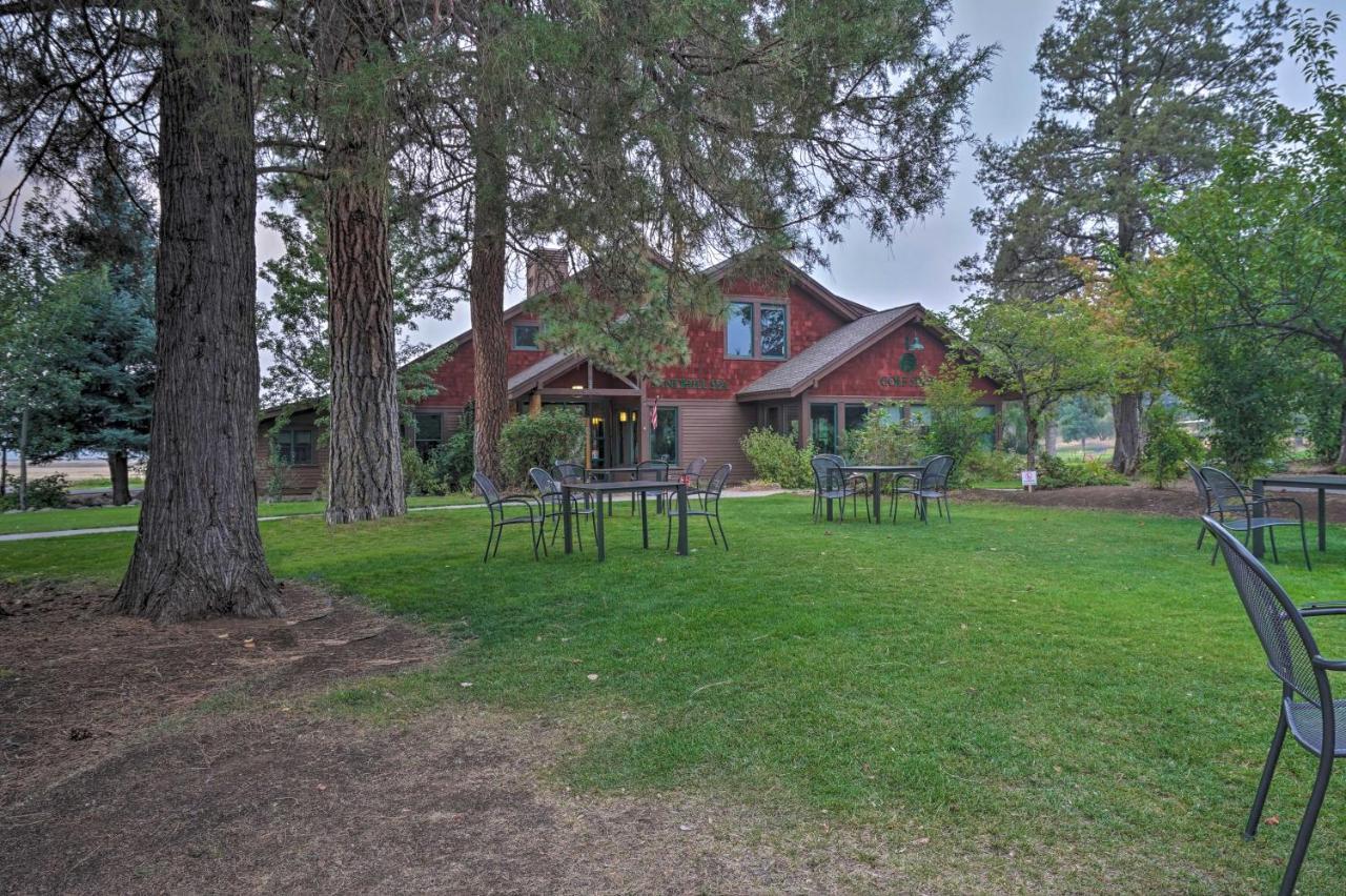 Chalet At Running Y Resort With Wraparound Deck! Klamath Falls Exteriör bild