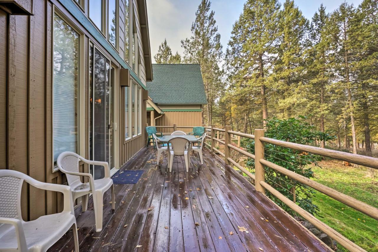 Chalet At Running Y Resort With Wraparound Deck! Klamath Falls Exteriör bild